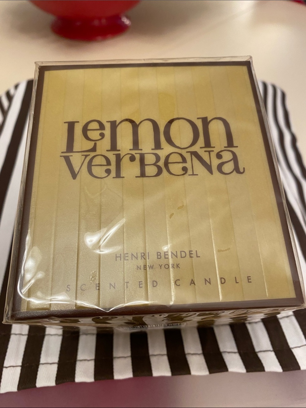 NIB Henri Bendel Candle